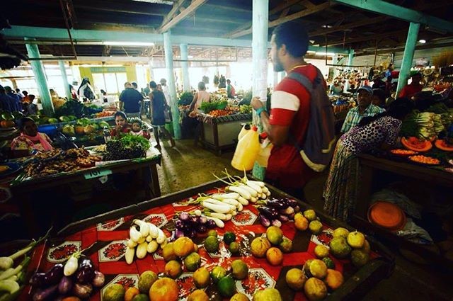Don't  miss the vibrant market in the Middle of Sa
