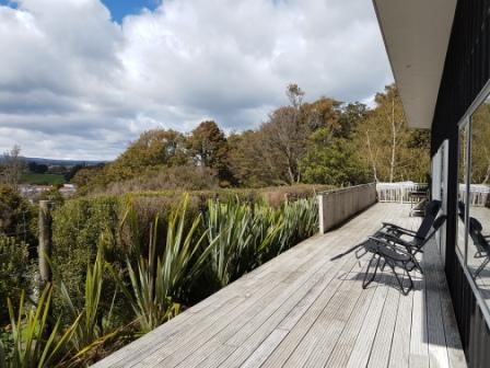 Large deck facing the sun