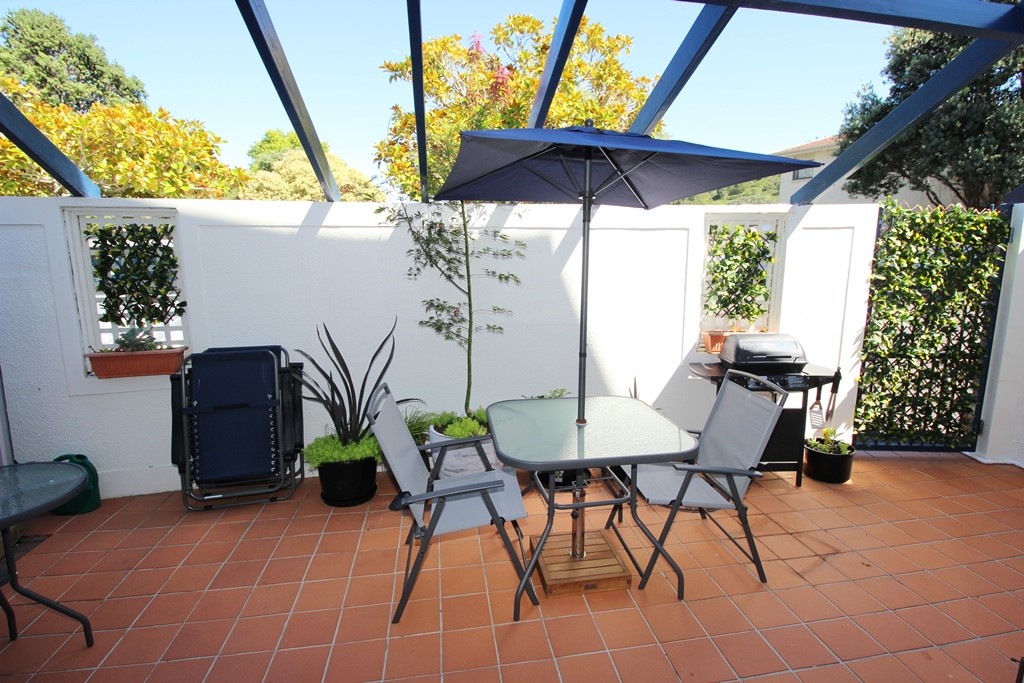 Oceanside Villa Orewa Beach Apartment for rent Holiday Houses