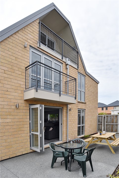 Sitting Area / Patio and view of the property