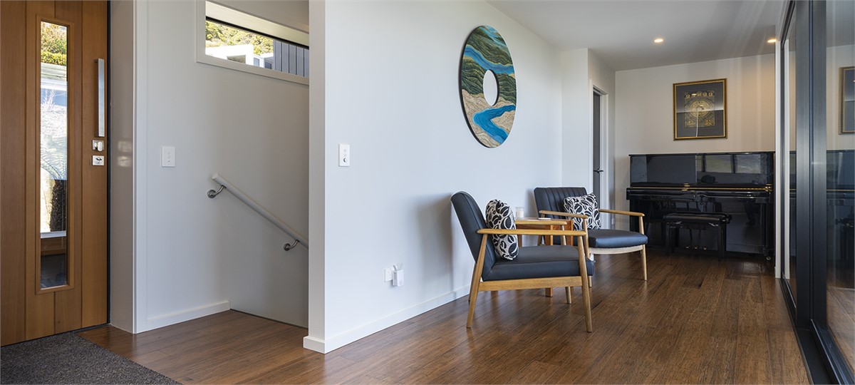 Lobby to downstairs bedrooms