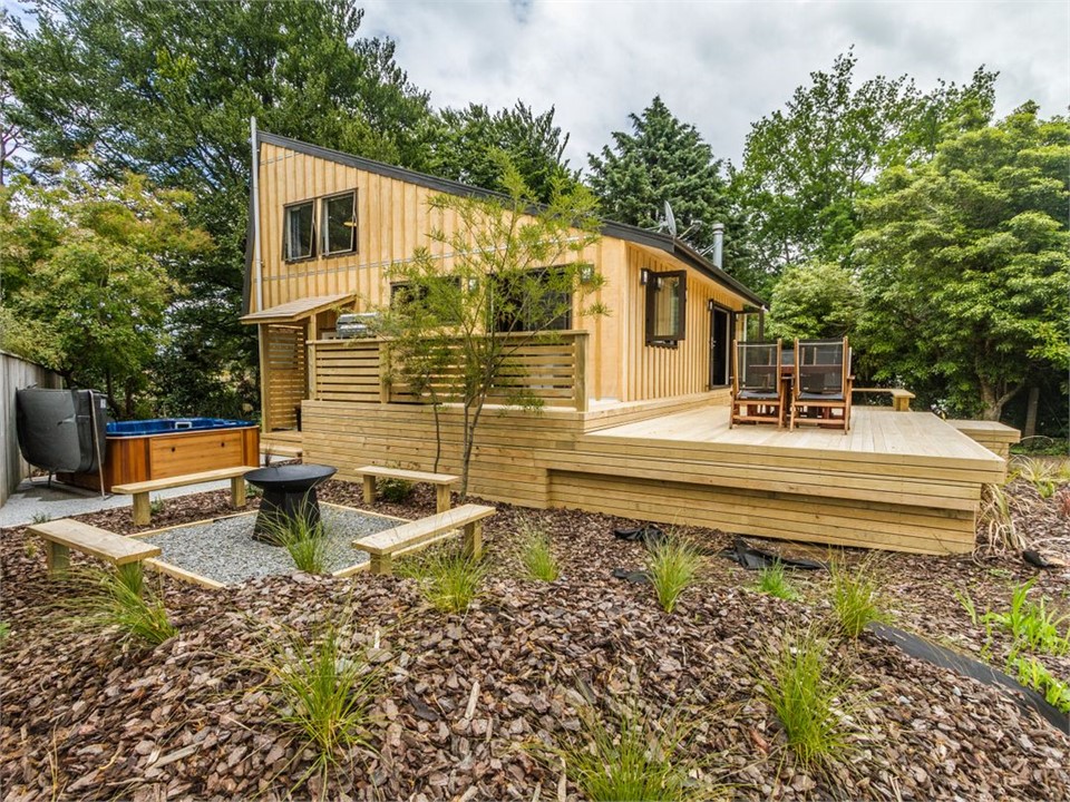 98 on Clyde Spa Retreat (Bachcare) Ohakune Holiday Home for rent