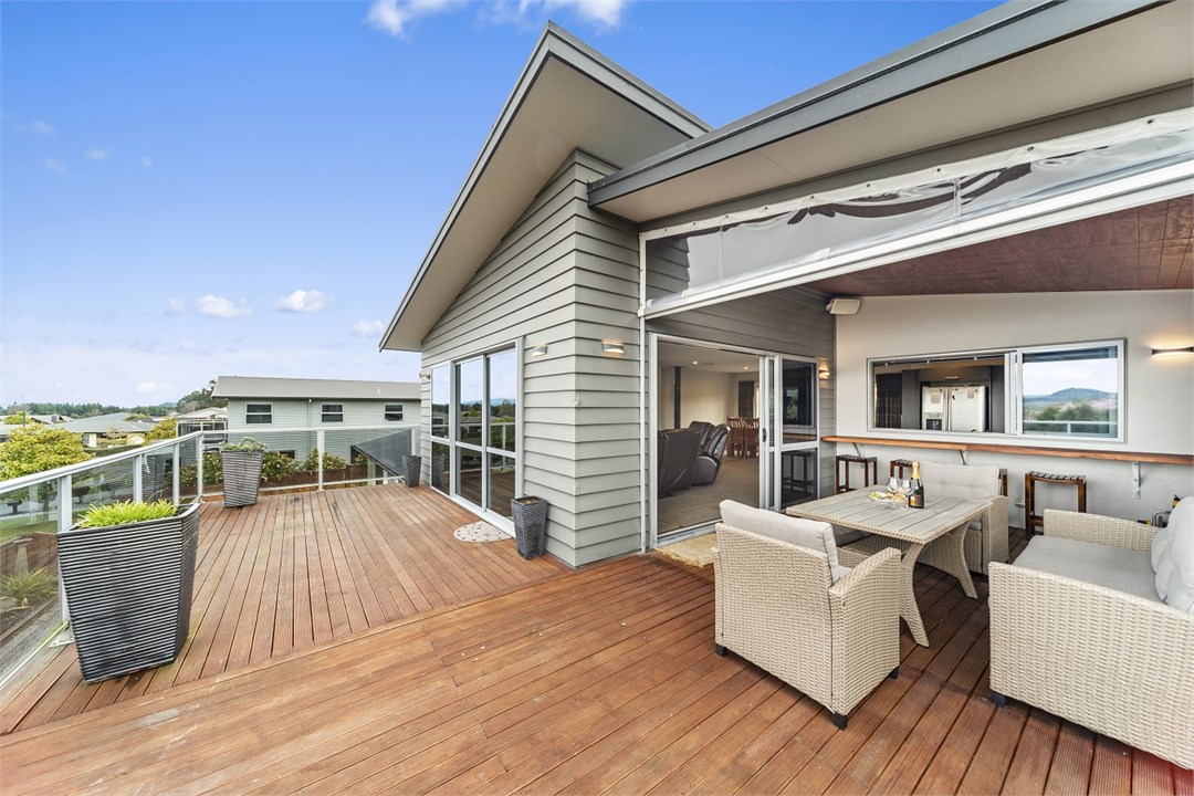 Views Over Taupo Taupo Central Town Holiday Home for rent Holiday