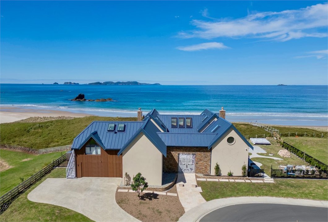 Beachfront Paradise (Bachcare) Opito Bay Holiday Home for rent