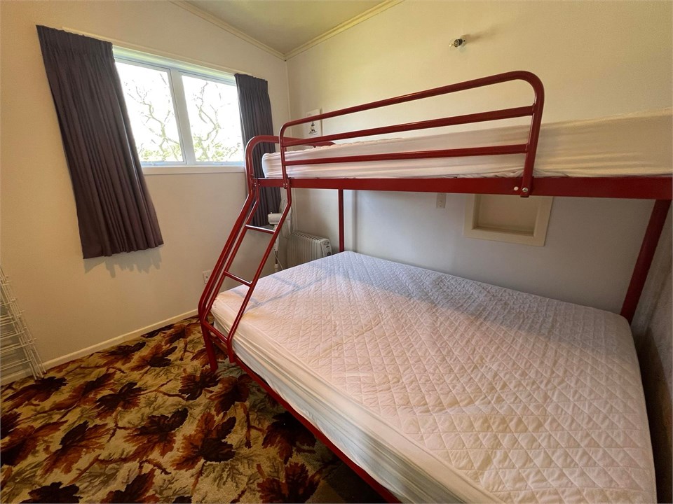 Middle bedroom with double bed/single bunk bed com