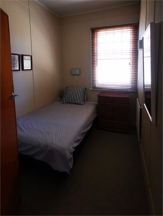 Lake end single room