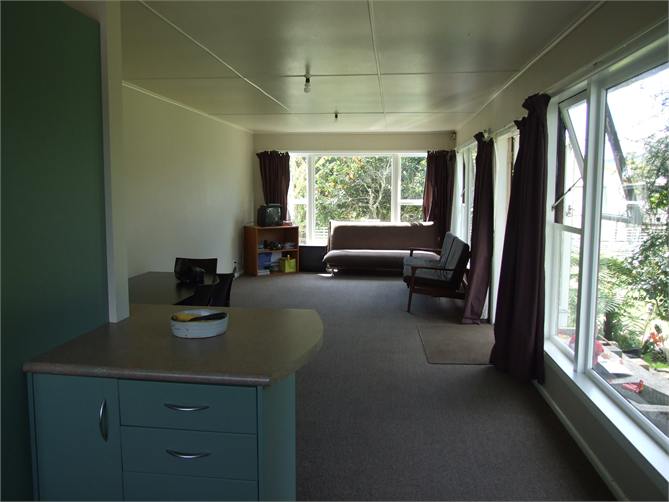 lounge/dining from kitchen