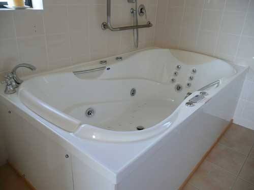 Spa bath holiday house rental Waiheke