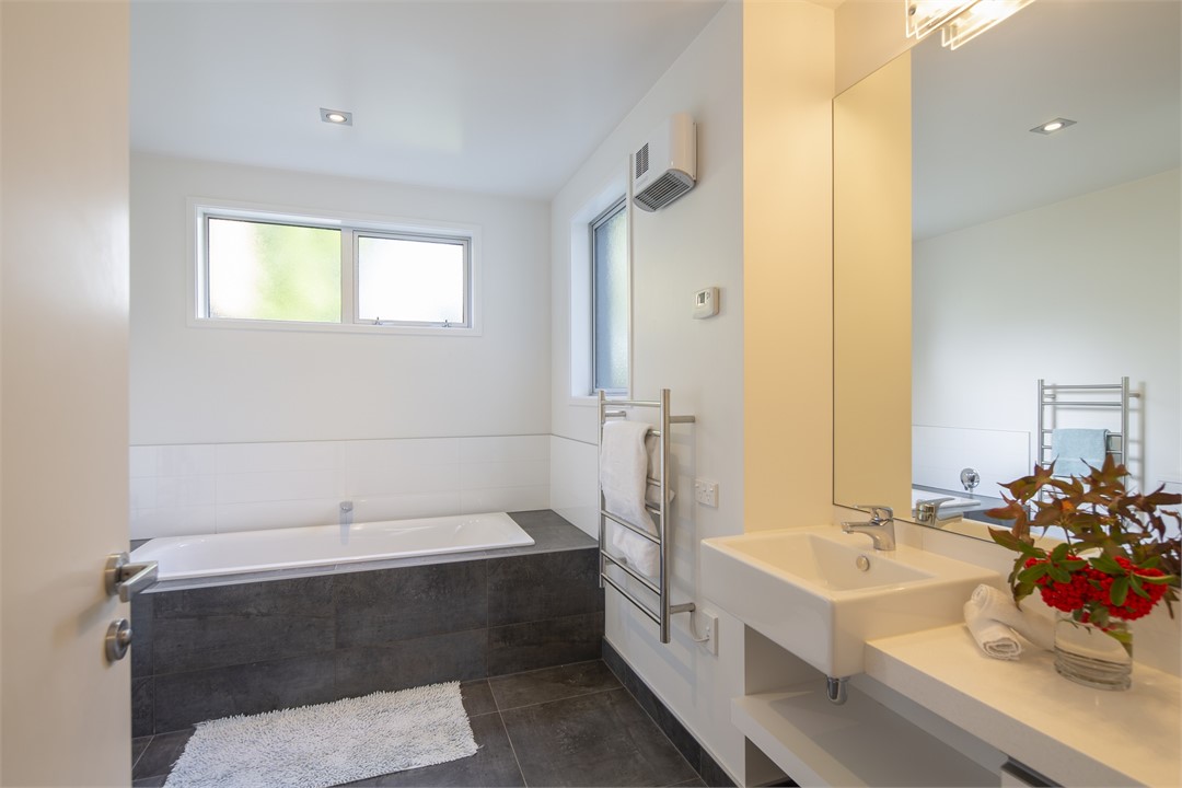 Separate bath tub and shower