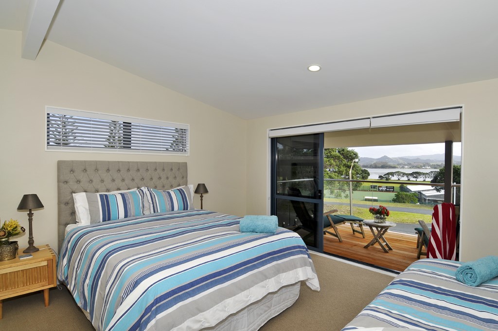 Master bedroom overlooking inlet (king size bed)