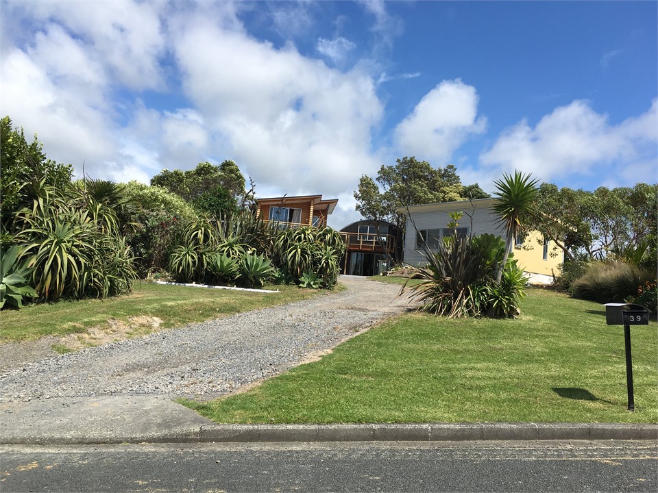 39 Cullen Street MANGAWHAI HEADS Mangawhai Heads Chalet for rent