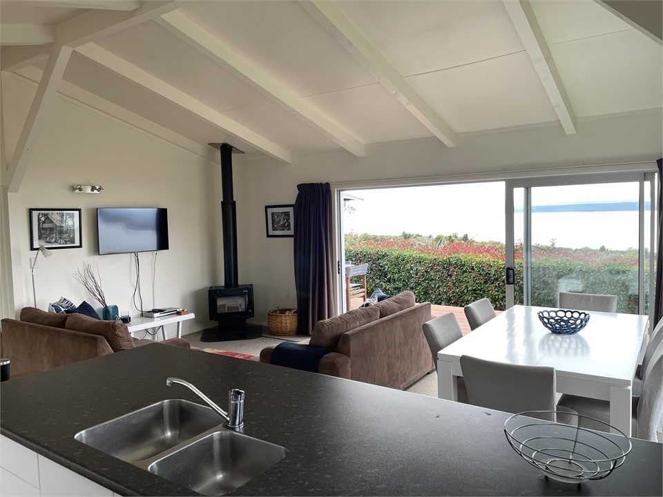 Open plan dining, kitchen & lounge