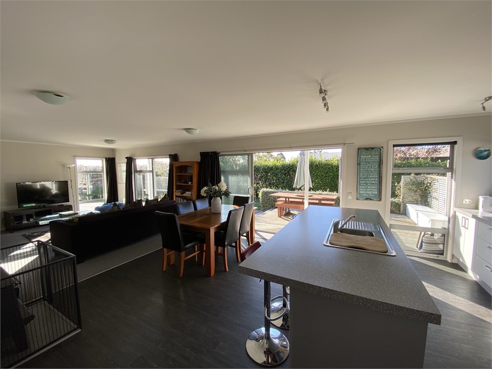 Living/dining/kitchen