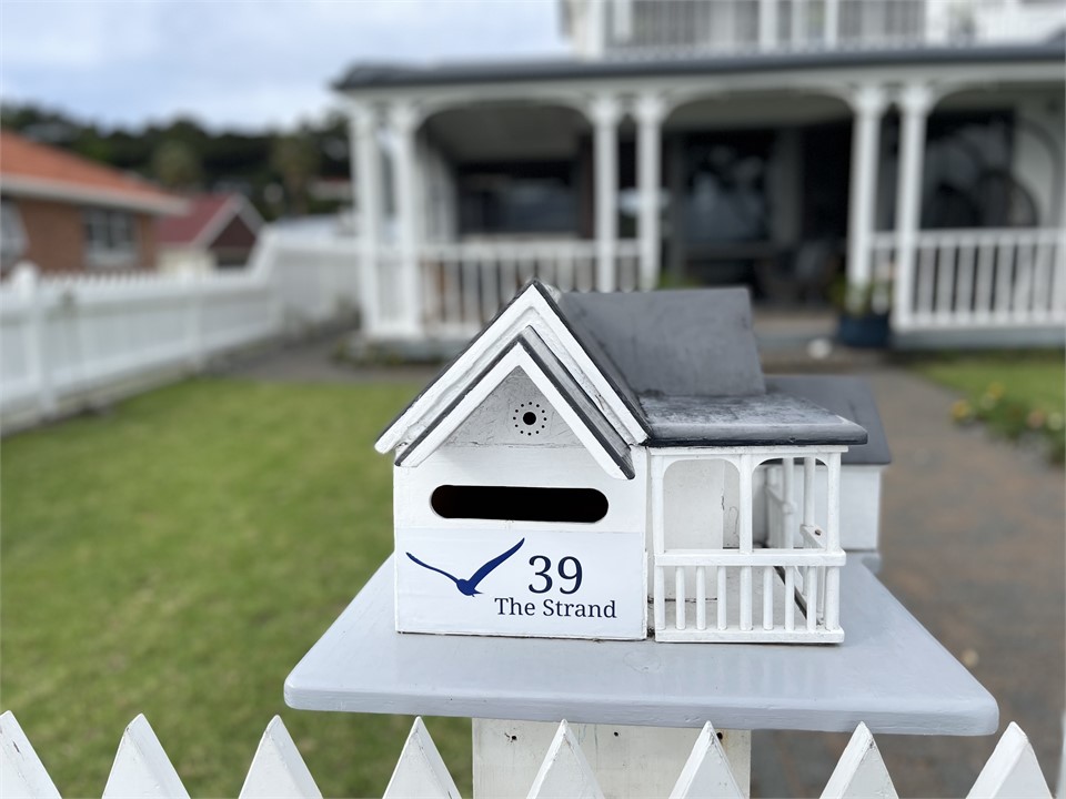 Welcome to Paradise on The Strand