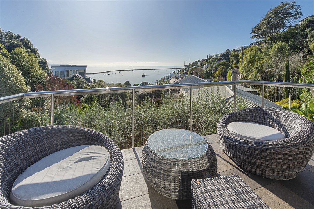 Outdoor dining - BBQ area