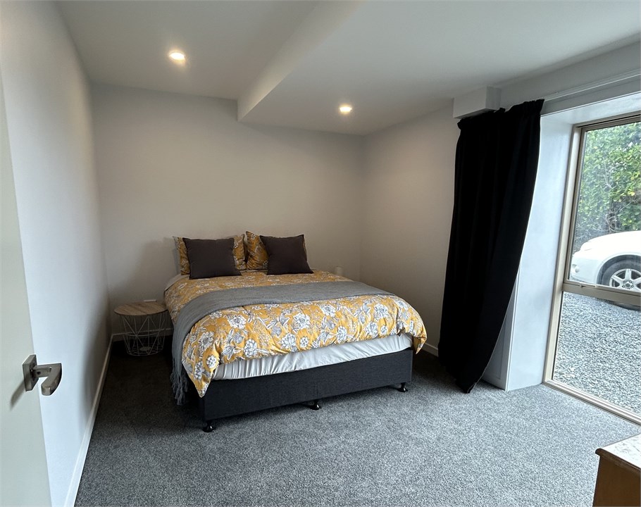 Downstairs Queen room