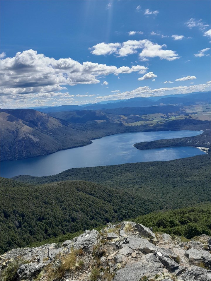 Brunner peninsula from Parachute rock