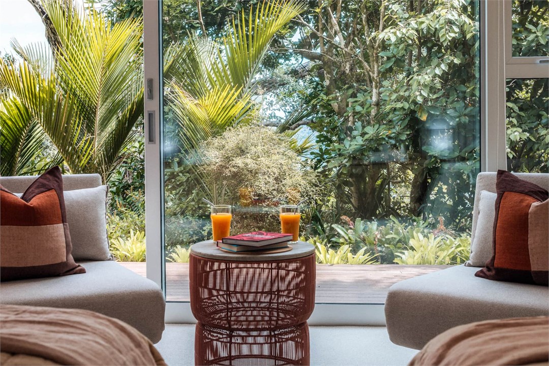 Bedroom 4 Lounge Area