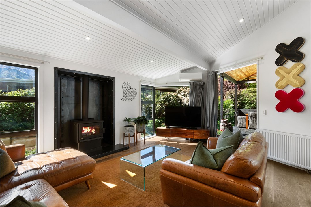 Aura Queenstown Holiday Homes | Arrowtown Luxury E