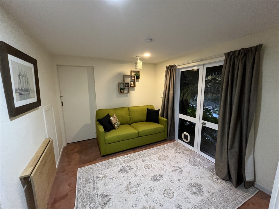 Lower living area with sofa bed