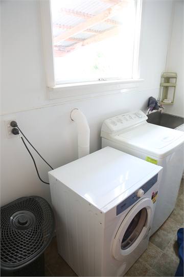 Large laundary with wshing machine, dryer& tub