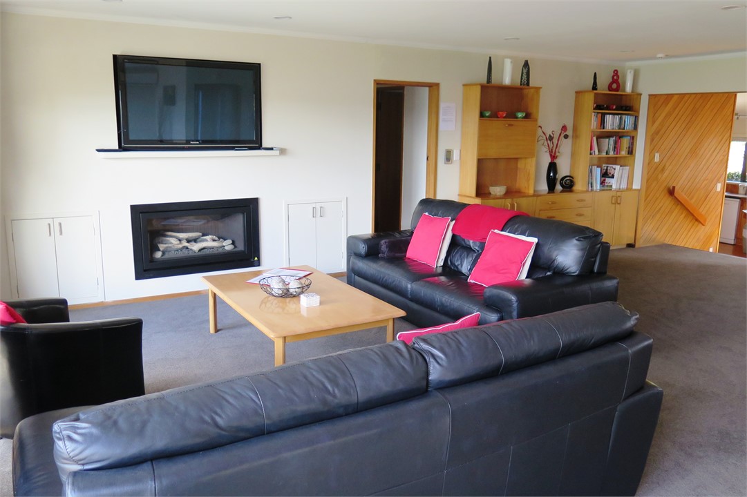 Contemporary comfortable furniture for holiday rel