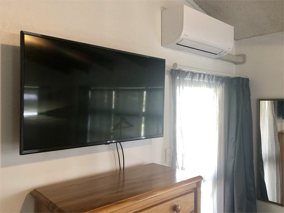 Master bedroom - Smart TV & air-con
