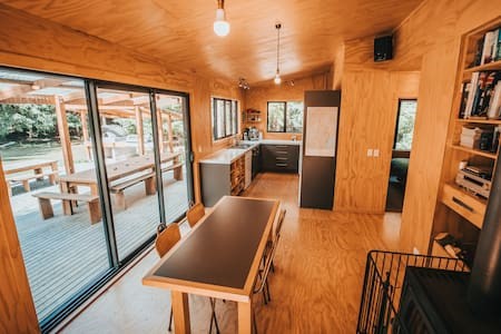 Open plan dining/kitchen/living