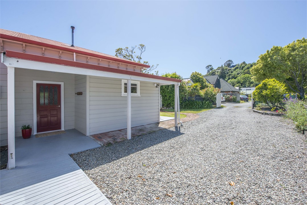 Entrance & parking area