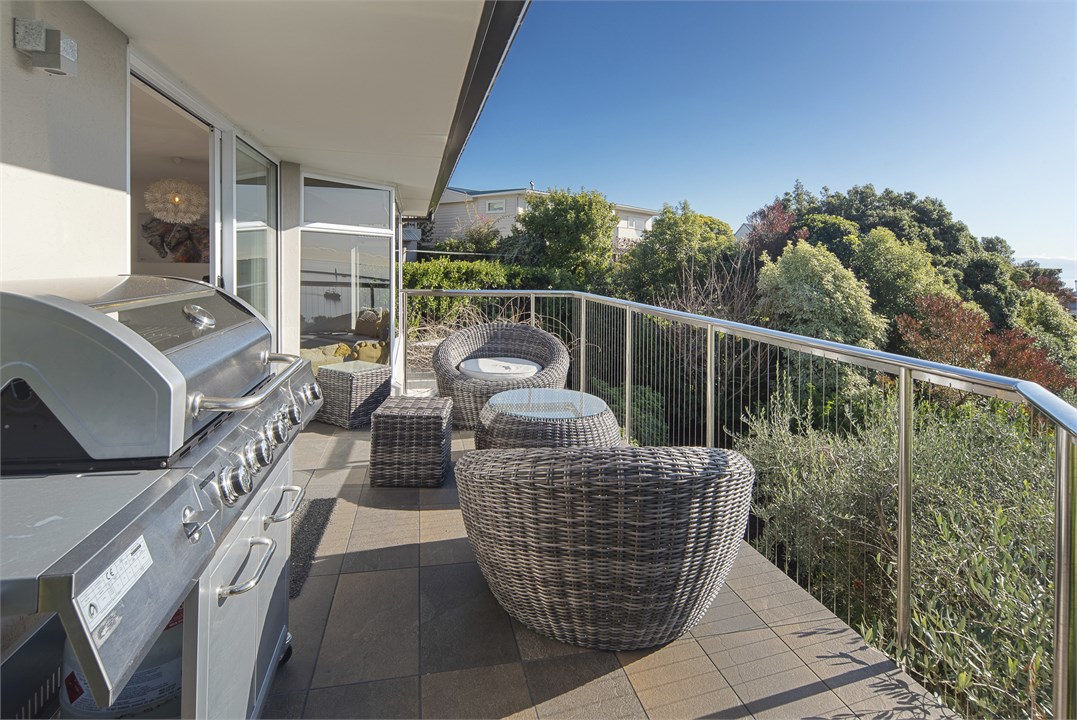 Outdoor dining - BBQ area