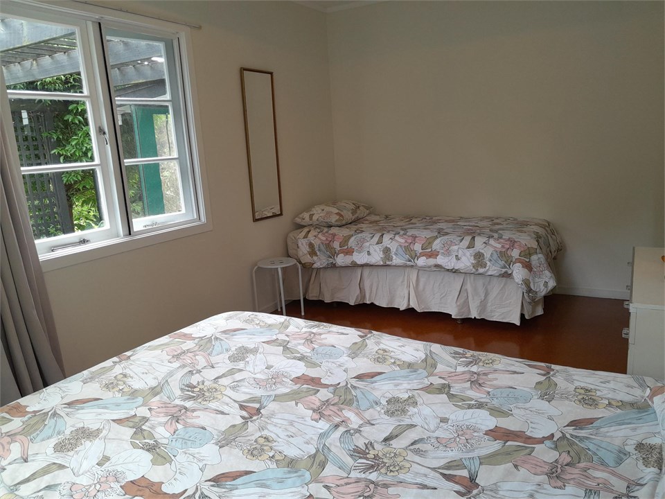 3rd Bedroom with Queen bed and single bed