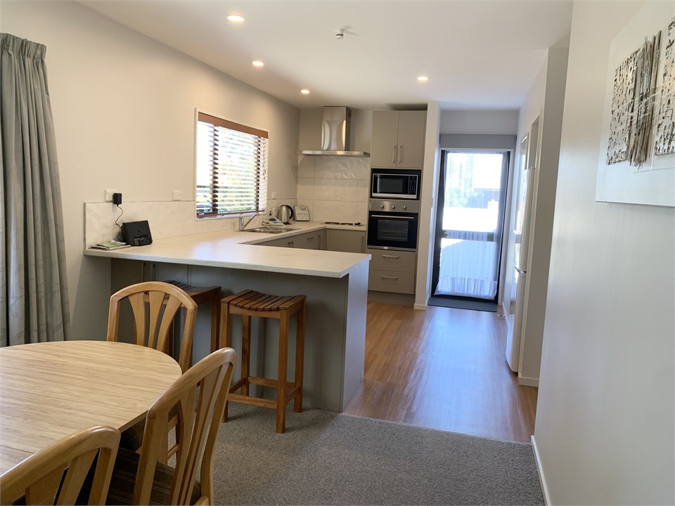Dining room back to kitchen