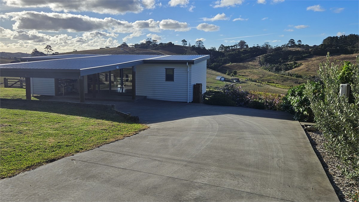 Driveway & carport