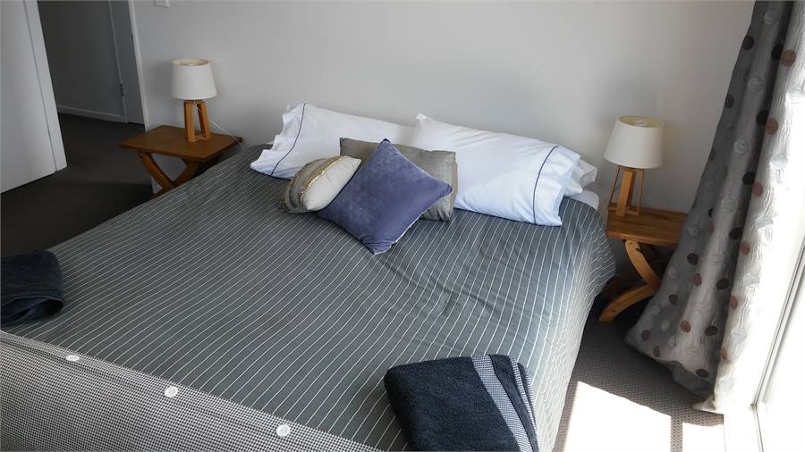 Two king size bedrooms with quality linens 