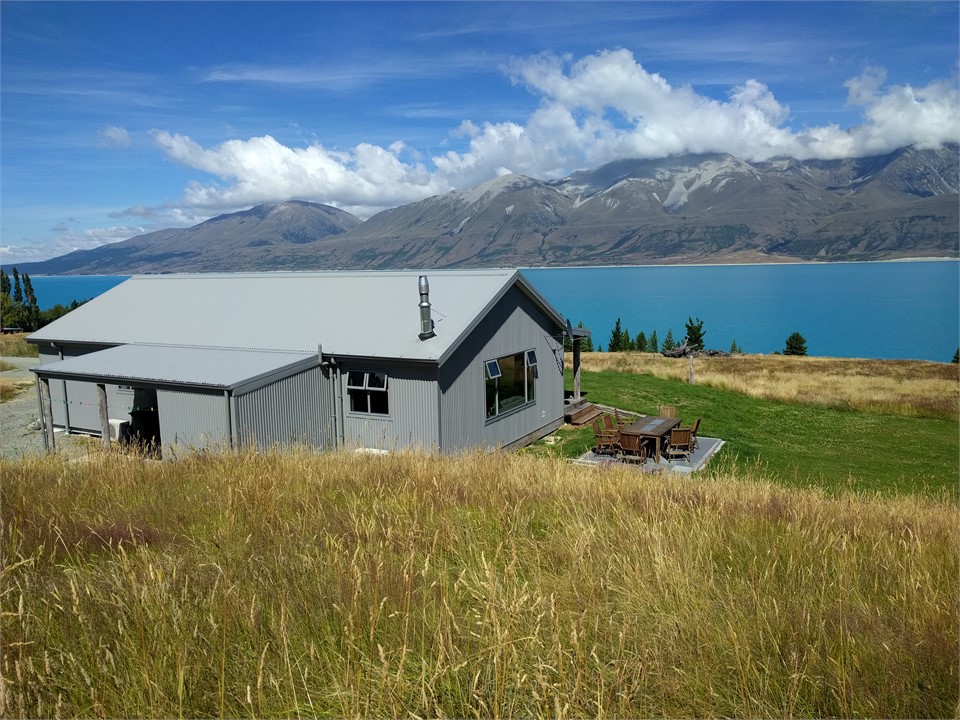Station Cottage looking south over Lake Pukaki