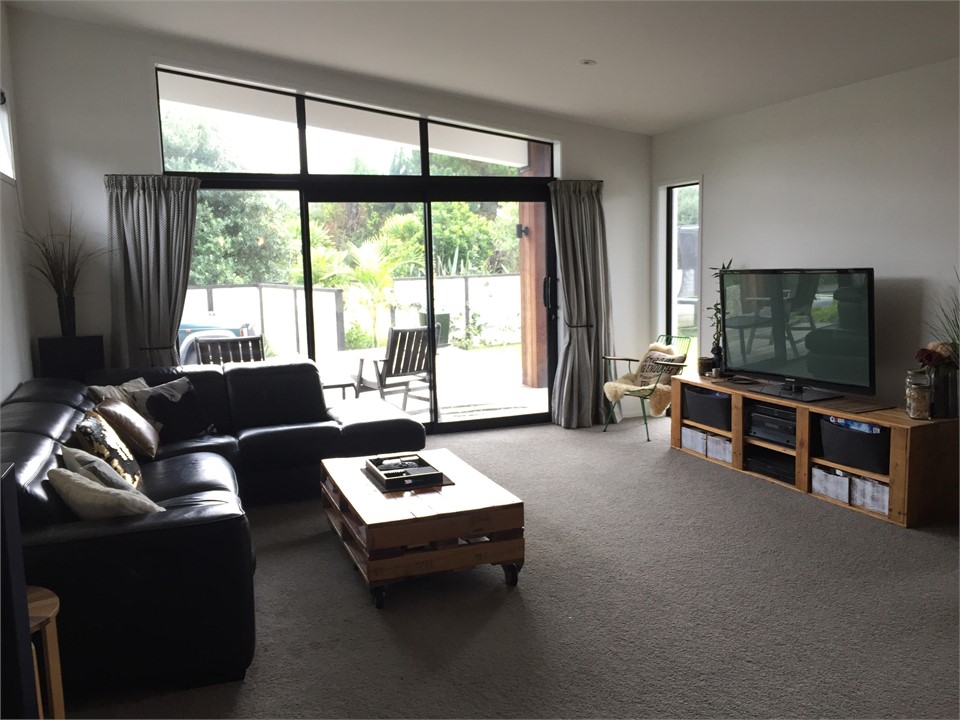 TV in lounge with Freeview box (also a tv in famil