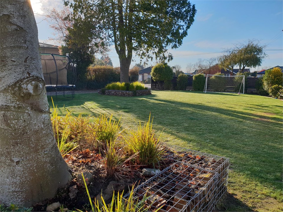 Football, cricket, basketball. Welcome to play !