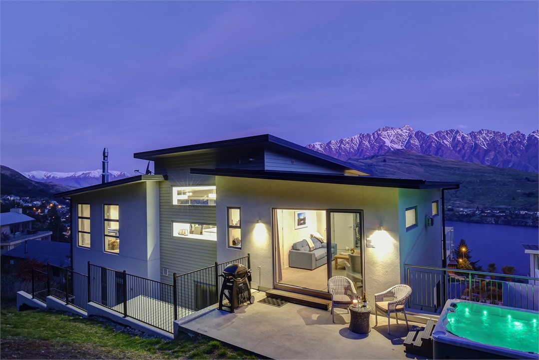 Back of house, spa with views!