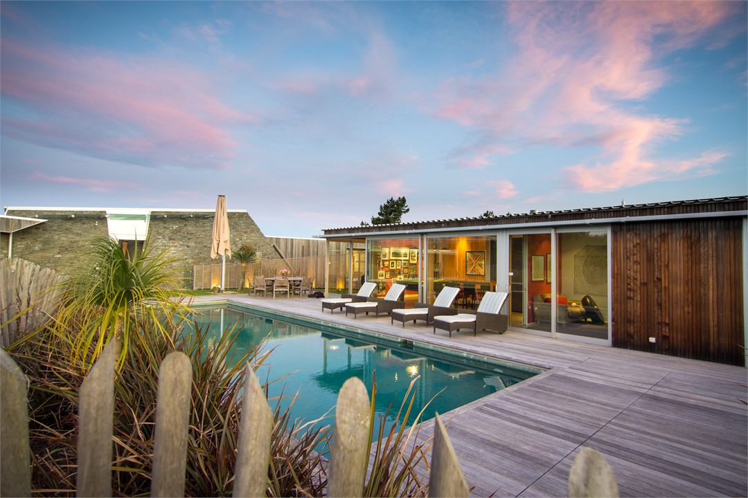 Evening approaches looking North-East over the Poo