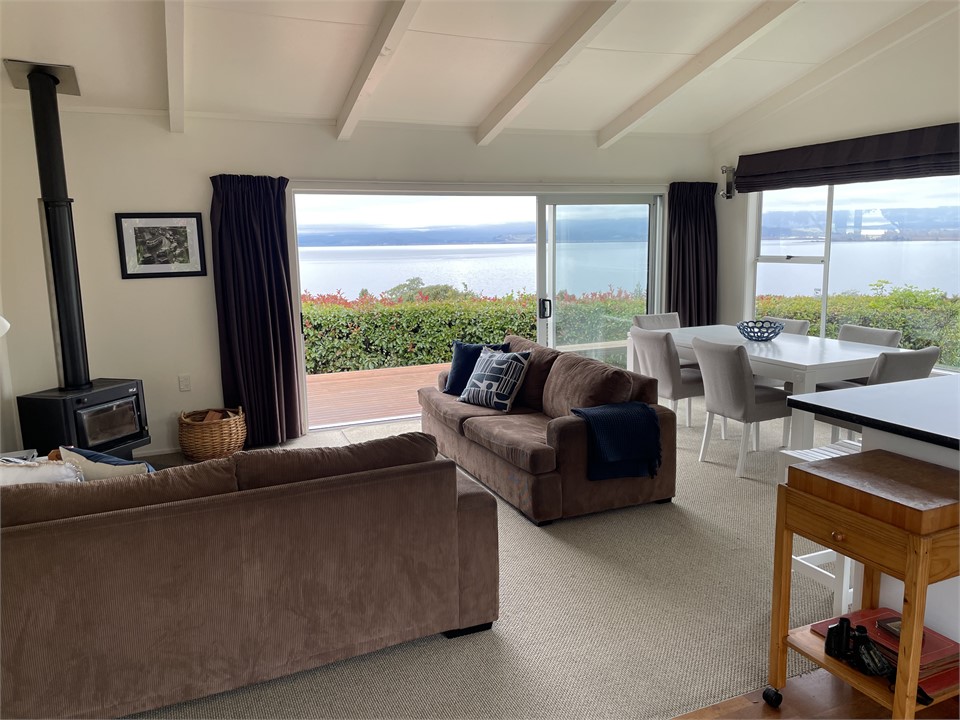 Open plan dining, kitchen & lounge