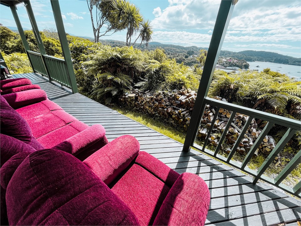 Kiwi style chilling area balcony