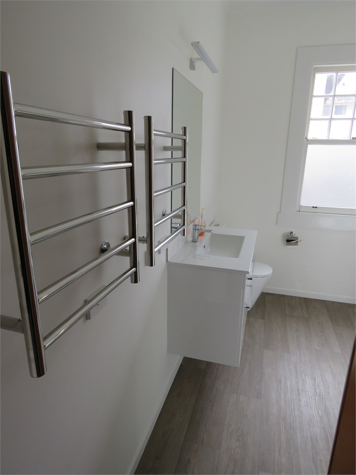 Lake end lake end bathroom and laundry