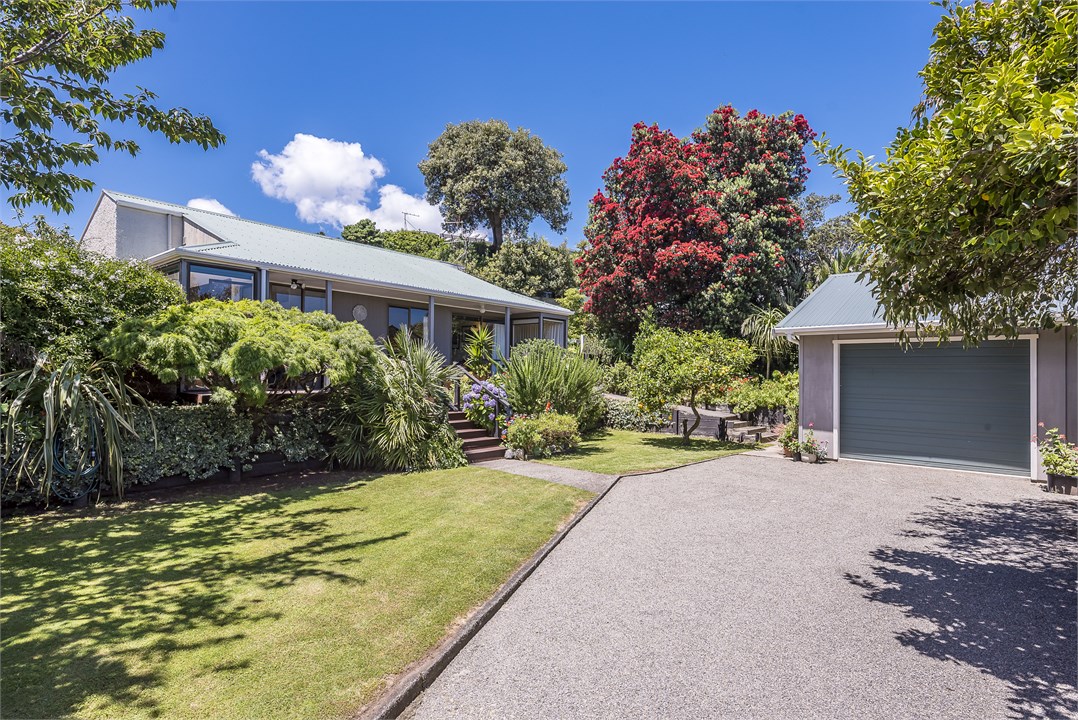 Jane's Beach Cottage Kapiti Coast Beach House for rent Holiday Houses