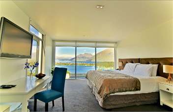 Spectacular Panoramic Views 4 Bedroom House - Queenstown