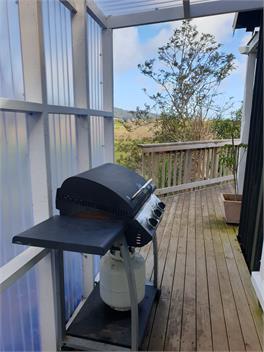 Ahipara Love Shack and Surfers Paradise - Northland
