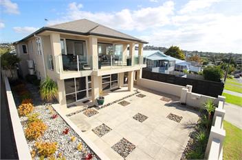Stanmore Bay Beach House - Whangaparaoa
