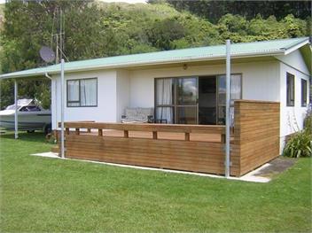 The Lakehouse Bach (Bachcare) - Lake Rotoiti