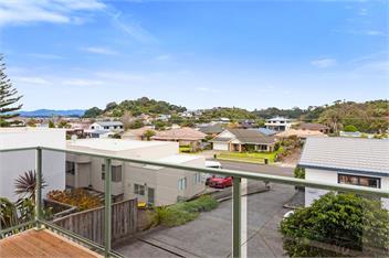 White Island Views (Bachcare) - Ohope Beach
