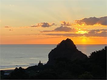 Seaview, Sun and Surf (Bachcare) - Piha