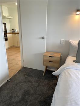 5 Min Walk to Beaches -Village & Shops Sea Views ! - Auckland